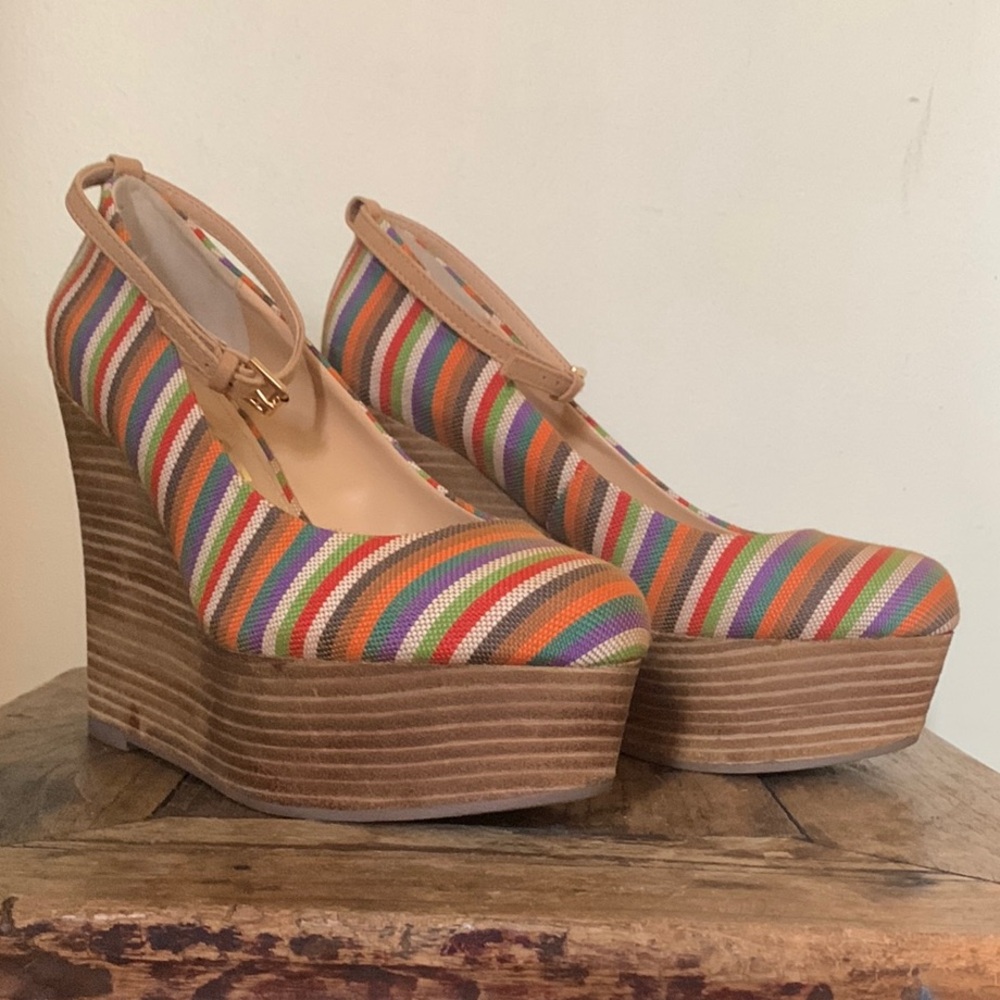 Report  Wedge Sandals with Striped Design